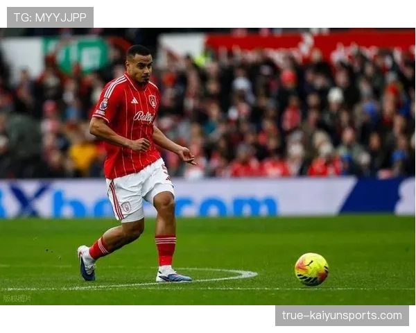 马赛后防线人员配置调整，穆里略康拉德搭档中卫组合